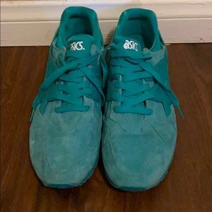 ASICS M10 1/2 Shoe
